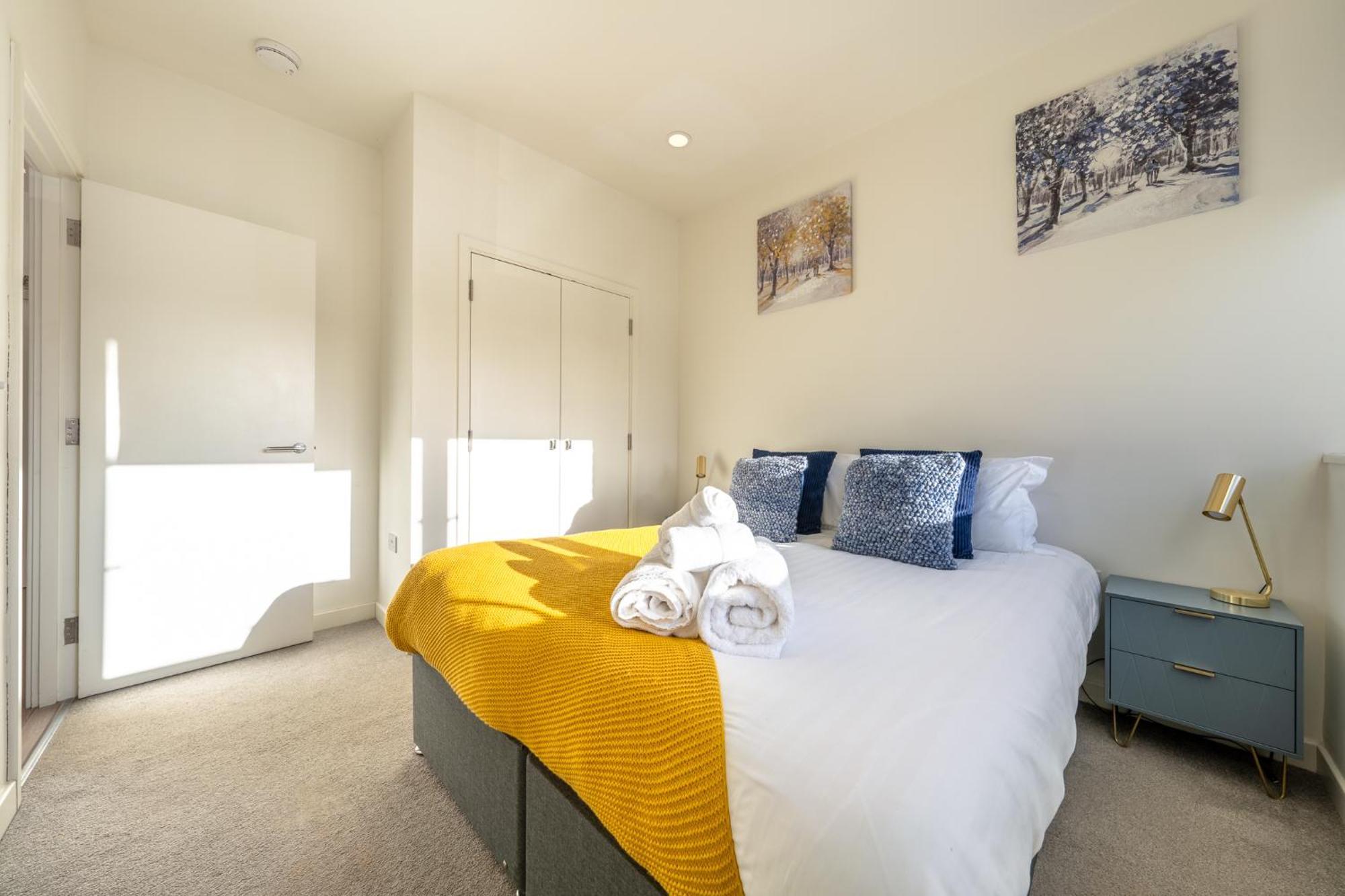 Luxury 1 Bedroom Serviced Apartment With Roof Terrace & Gym Stevenage Extérieur photo