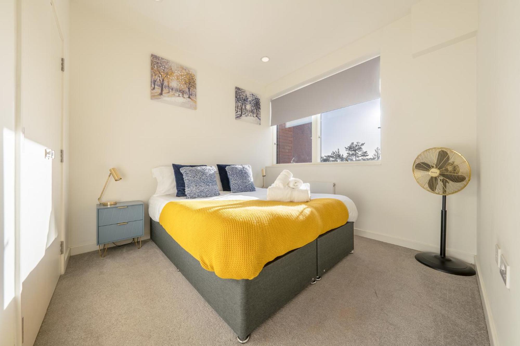 Luxury 1 Bedroom Serviced Apartment With Roof Terrace & Gym Stevenage Extérieur photo