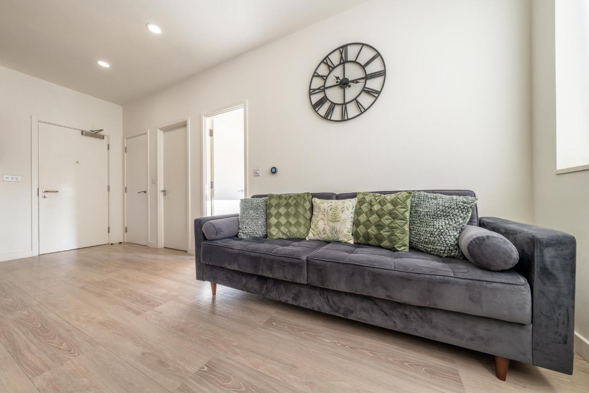 Luxury 1 Bedroom Serviced Apartment With Roof Terrace & Gym Stevenage Extérieur photo