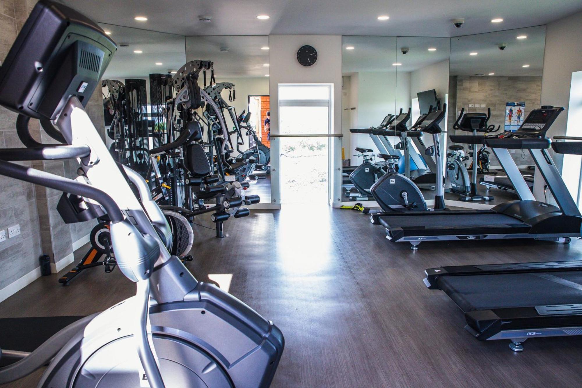 Luxury 1 Bedroom Serviced Apartment With Roof Terrace & Gym Stevenage Extérieur photo