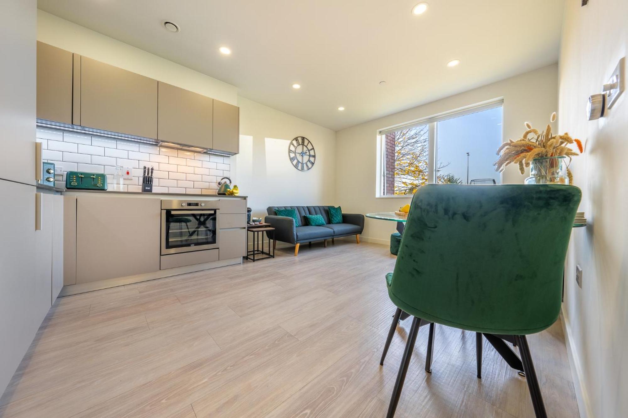 Luxury 1 Bedroom Serviced Apartment With Roof Terrace & Gym Stevenage Extérieur photo