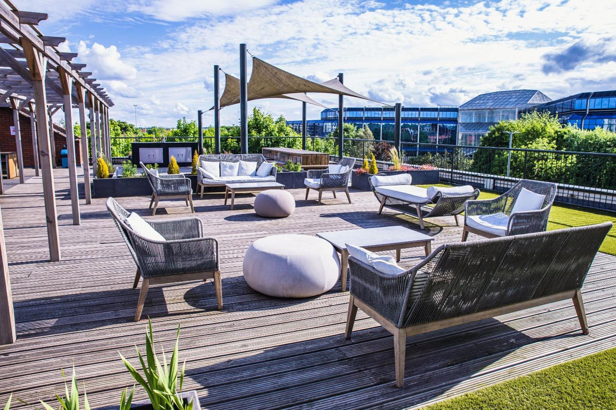 Luxury 1 Bedroom Serviced Apartment With Roof Terrace & Gym Stevenage Extérieur photo