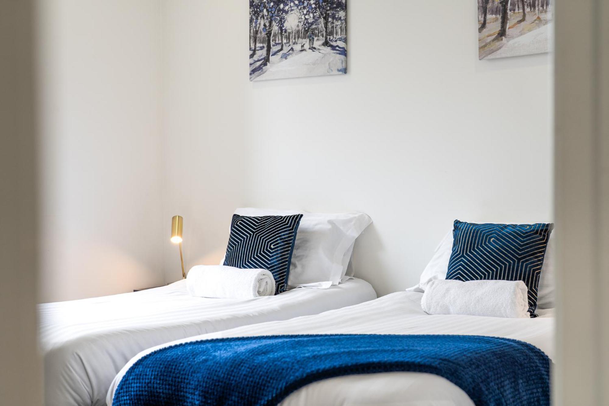 Luxury 1 Bedroom Serviced Apartment With Roof Terrace & Gym Stevenage Extérieur photo