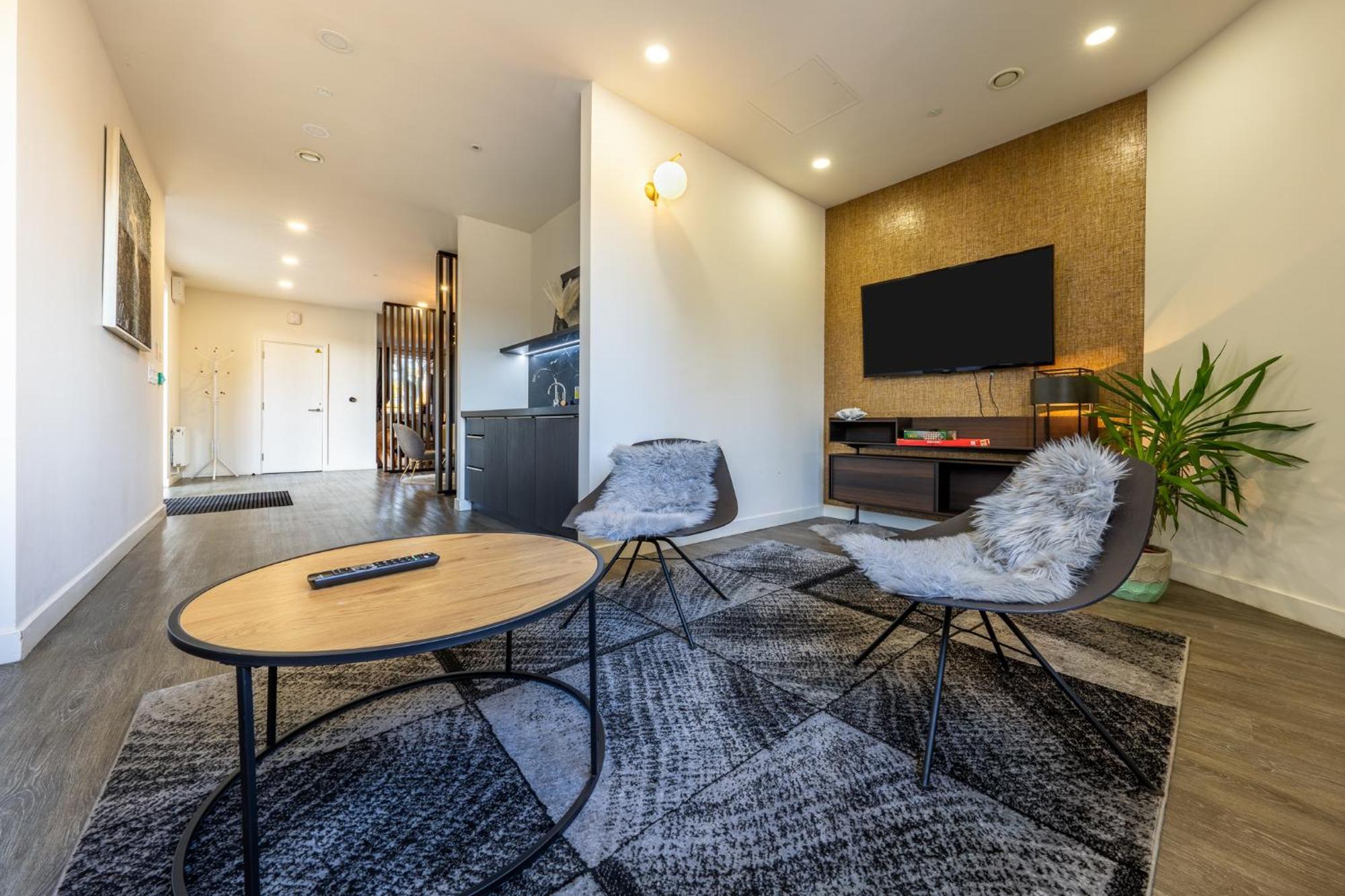 Luxury 1 Bedroom Serviced Apartment With Roof Terrace & Gym Stevenage Extérieur photo