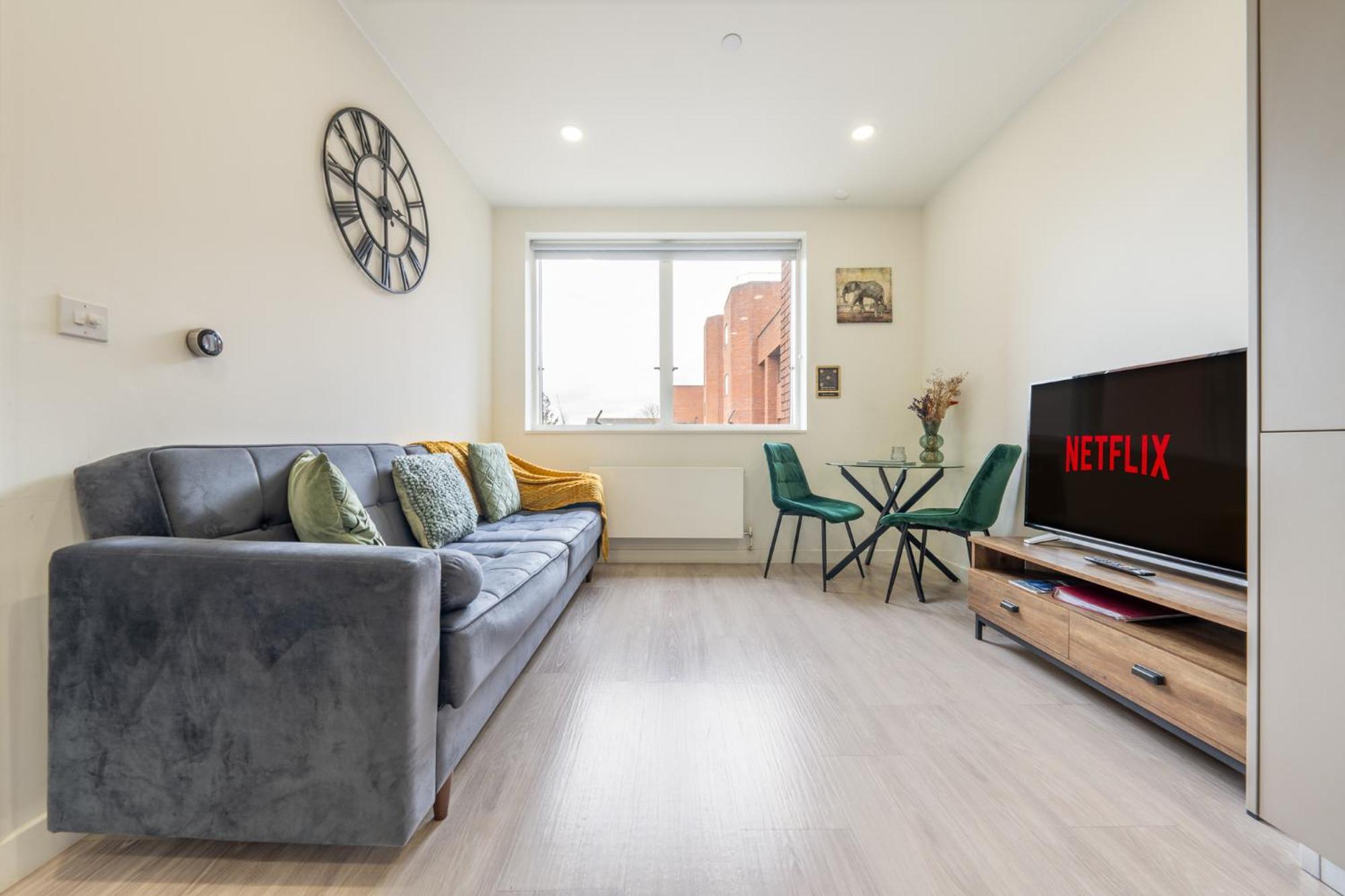 Luxury 1 Bedroom Serviced Apartment With Roof Terrace & Gym Stevenage Extérieur photo