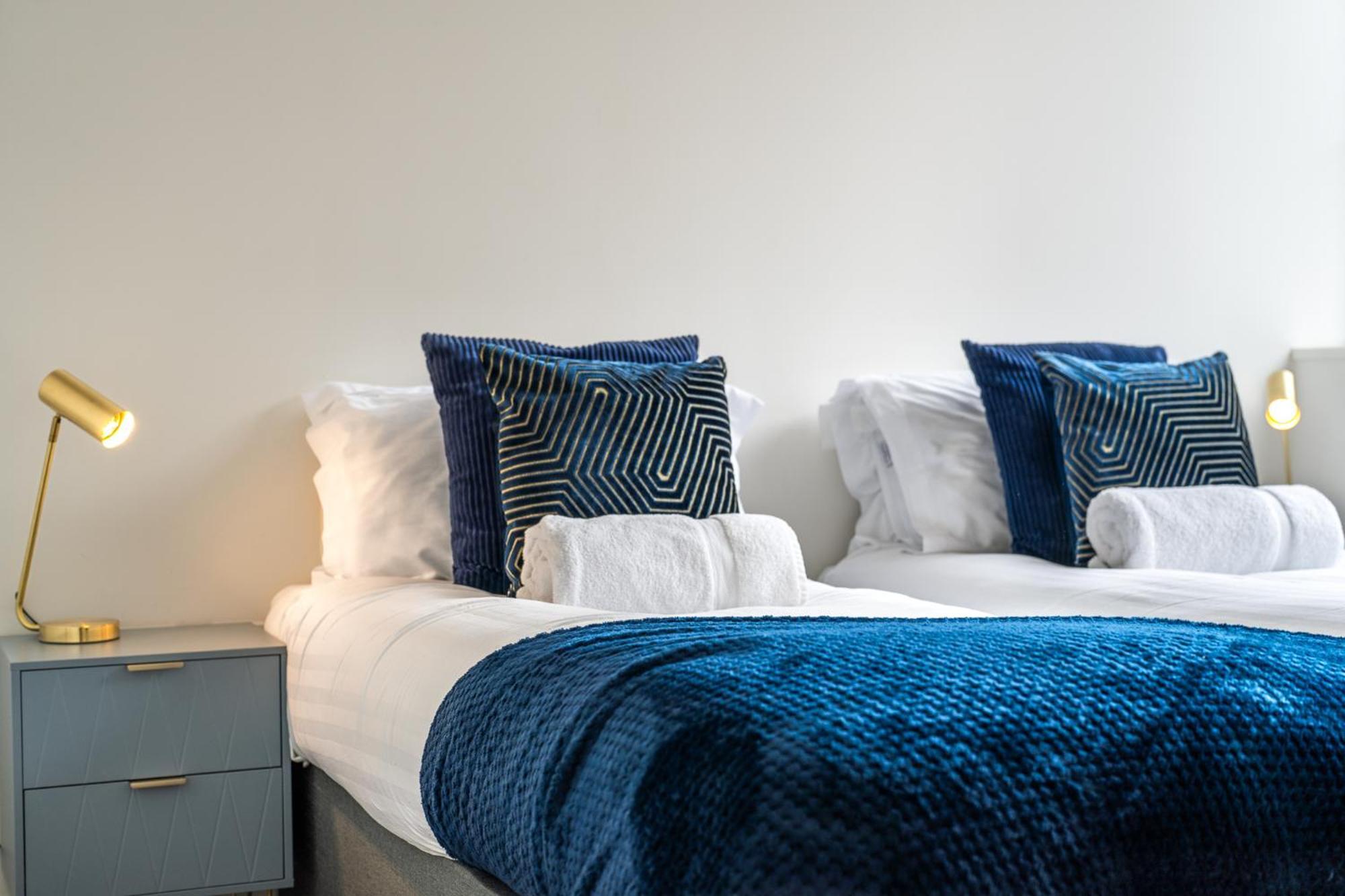 Luxury 1 Bedroom Serviced Apartment With Roof Terrace & Gym Stevenage Extérieur photo